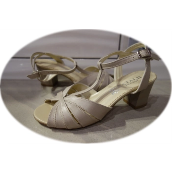 Skórzane sandały Natalii capucino obcas 6 cm 37