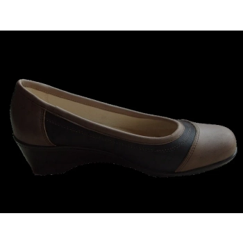 BnW Skórzane brązowe czółenka na koturnie