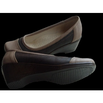 BnW Skórzane brązowe czółenka na koturnie