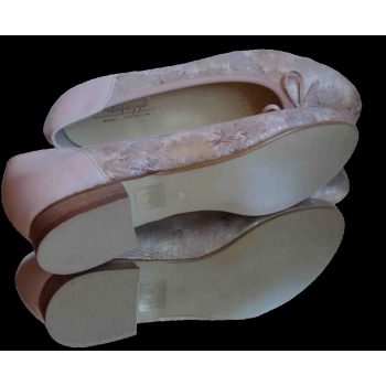 BnW Skórzane różowe balerinki w kwiaty o tęgości H